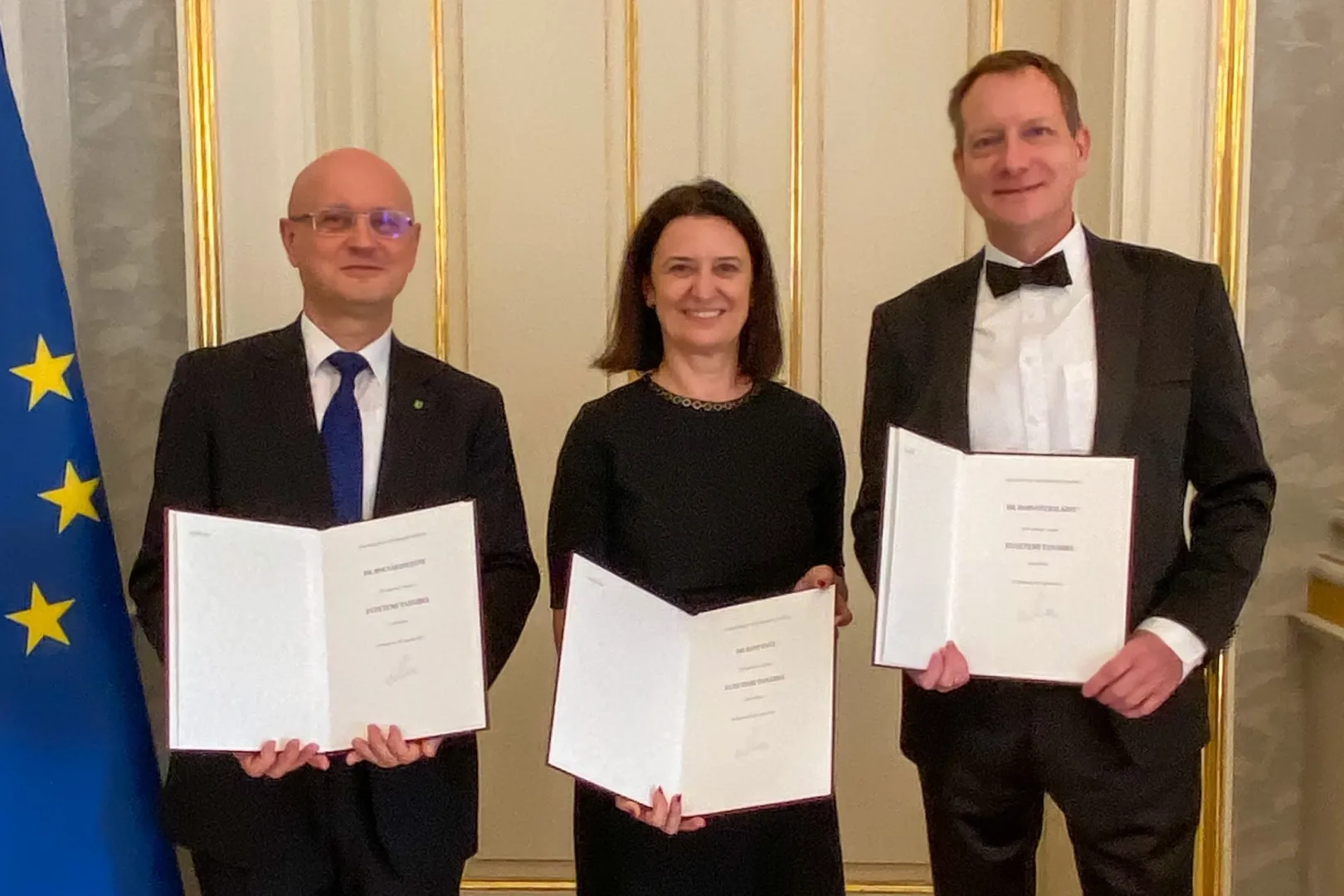 Dr Zoltán Molnár, Dr Éva Happ and Dr Balázs Horváth received their professorial appointments at the Sándor Palace
